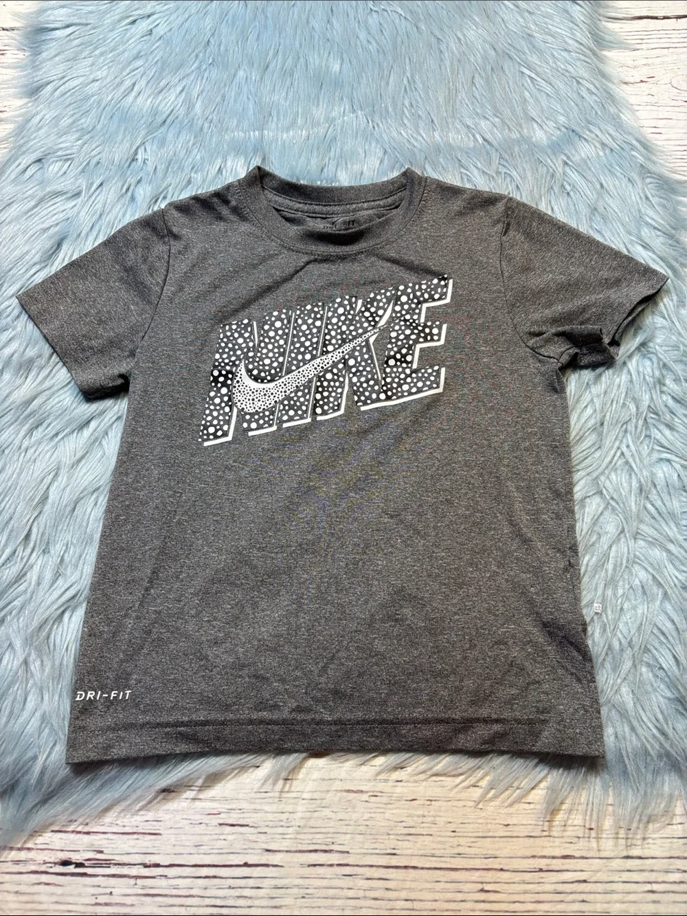 Nike Kids Charcoal Gray Logo Short Sleeve Tee sz 7